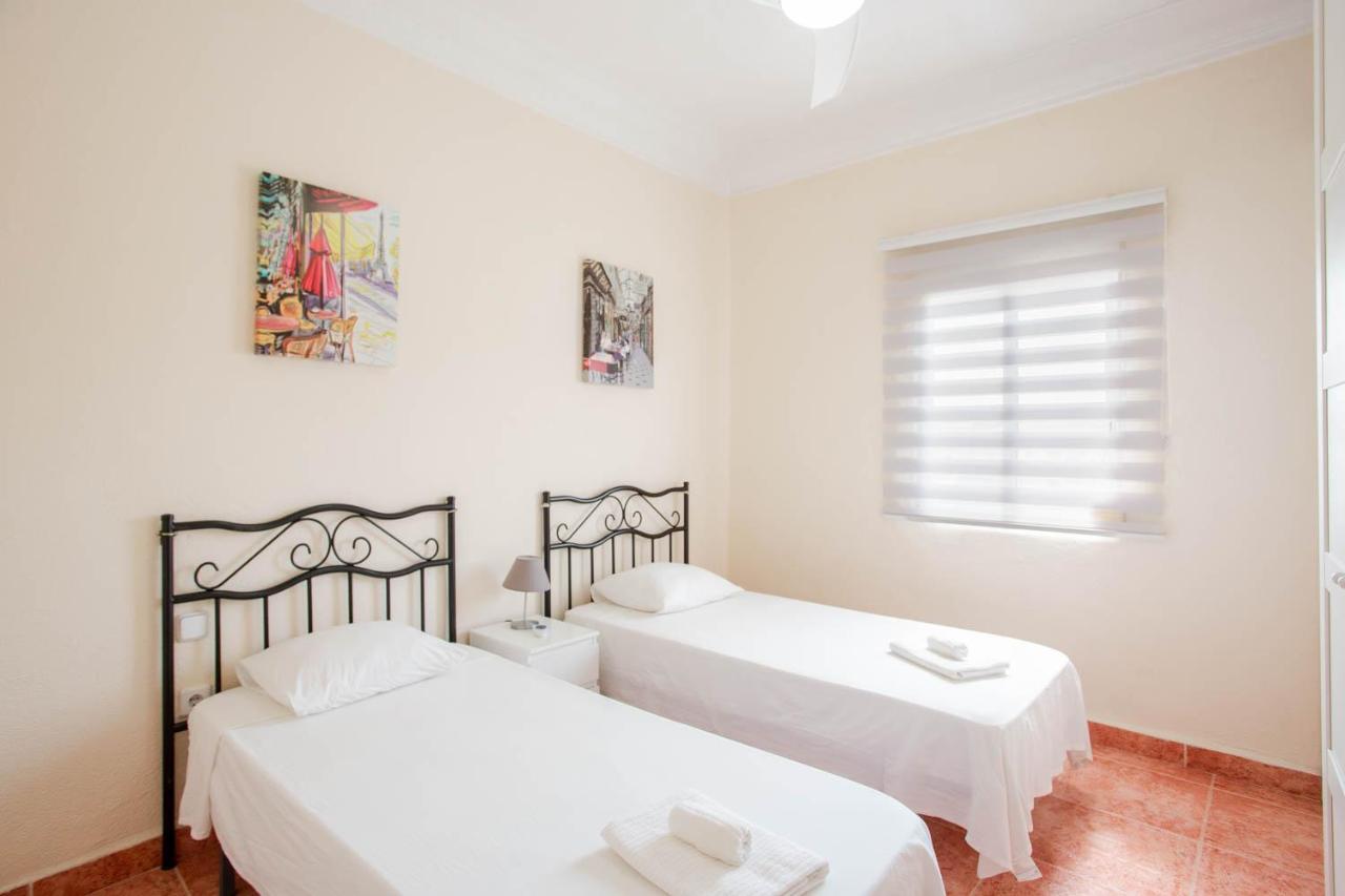 Malvarosa Beach Economy Apartment Valencia Exterior photo
