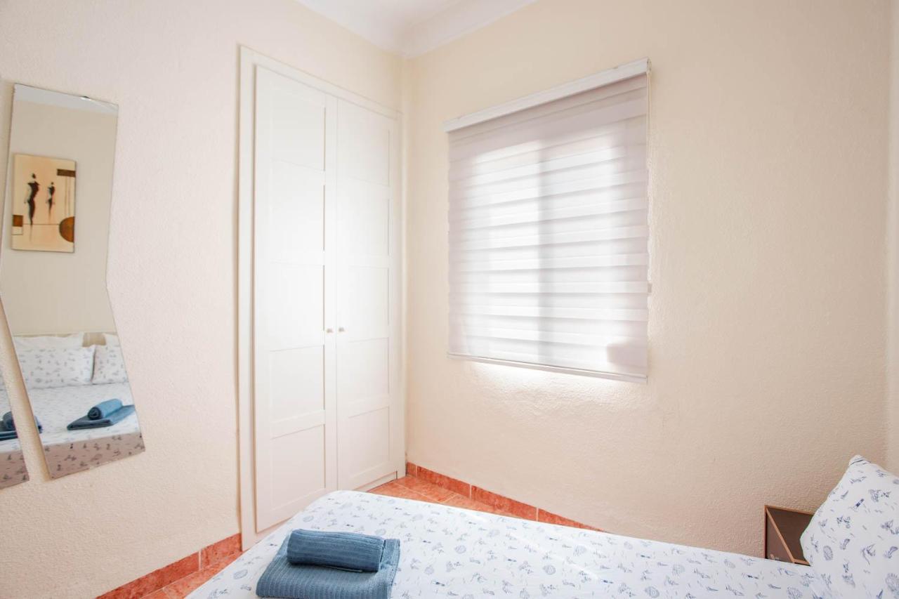 Malvarosa Beach Economy Apartment Valencia Exterior photo